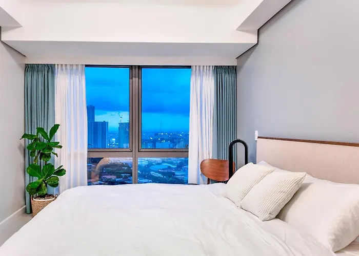 Modern In Makati Cbd With Rooftop Pool & Gym Apartment *