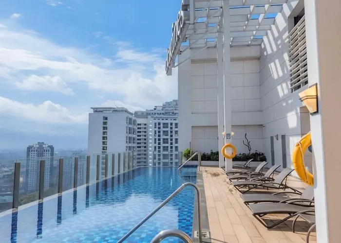 Modern In Makati Cbd With Rooftop Pool & Gym Apartment