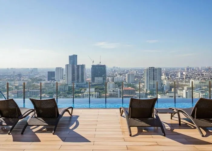 Modern In Makati Cbd With Rooftop Pool & Gym Apartment